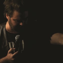 An enjoyable set performed by a radiantly warm stand up who will make you feel like Christmas has come early