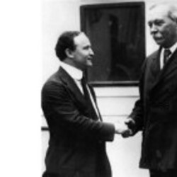 Stek introduces Conan Doyle's and Houdini's relationship with Spiritualism.