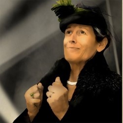 Mrs Roosevelt Flies to London