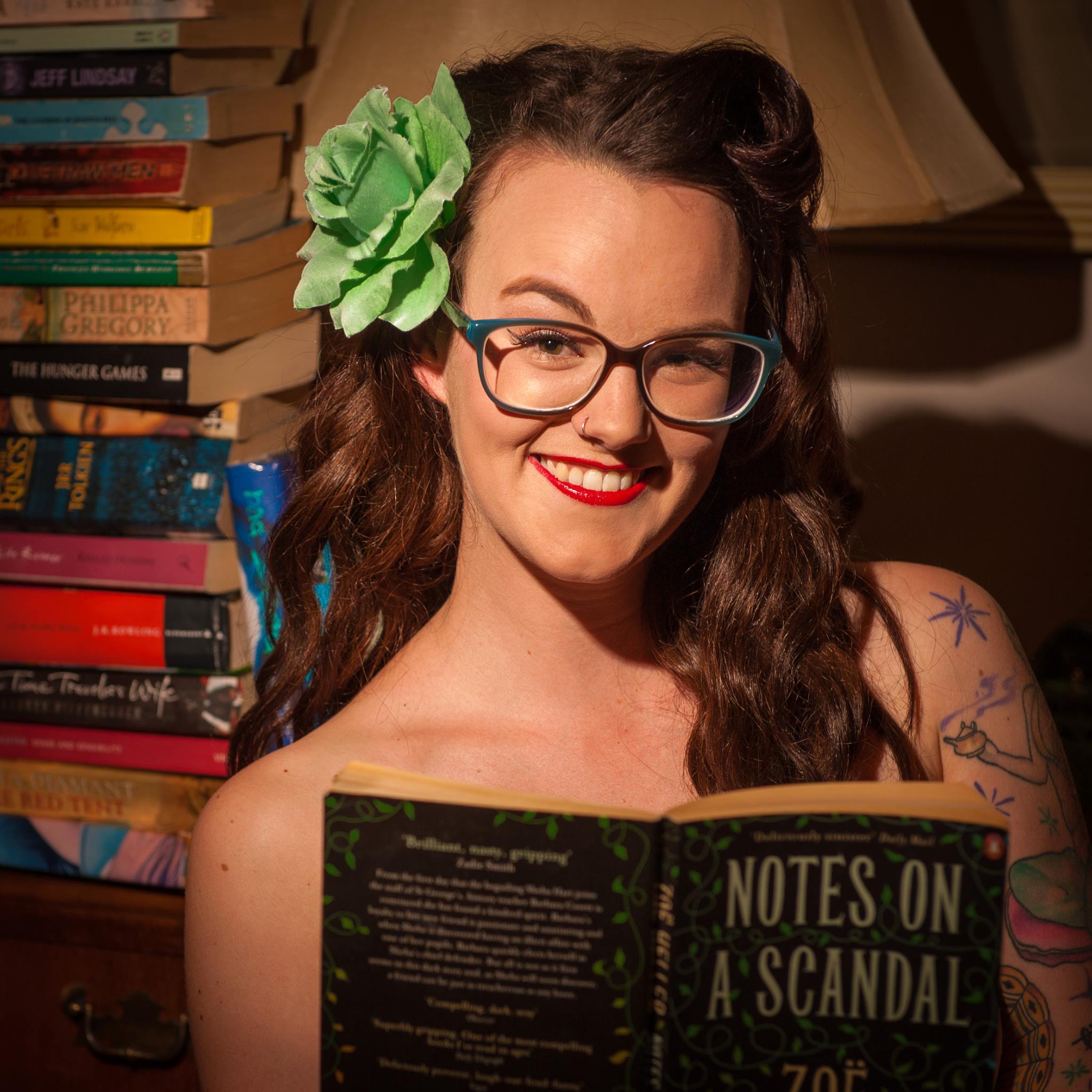 Naked Girls Reading